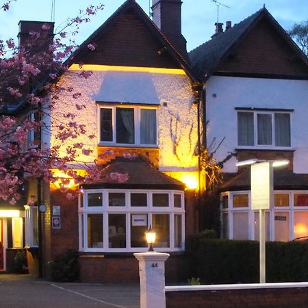 Chester House Guest House Exterior foto The former station building, now a private house