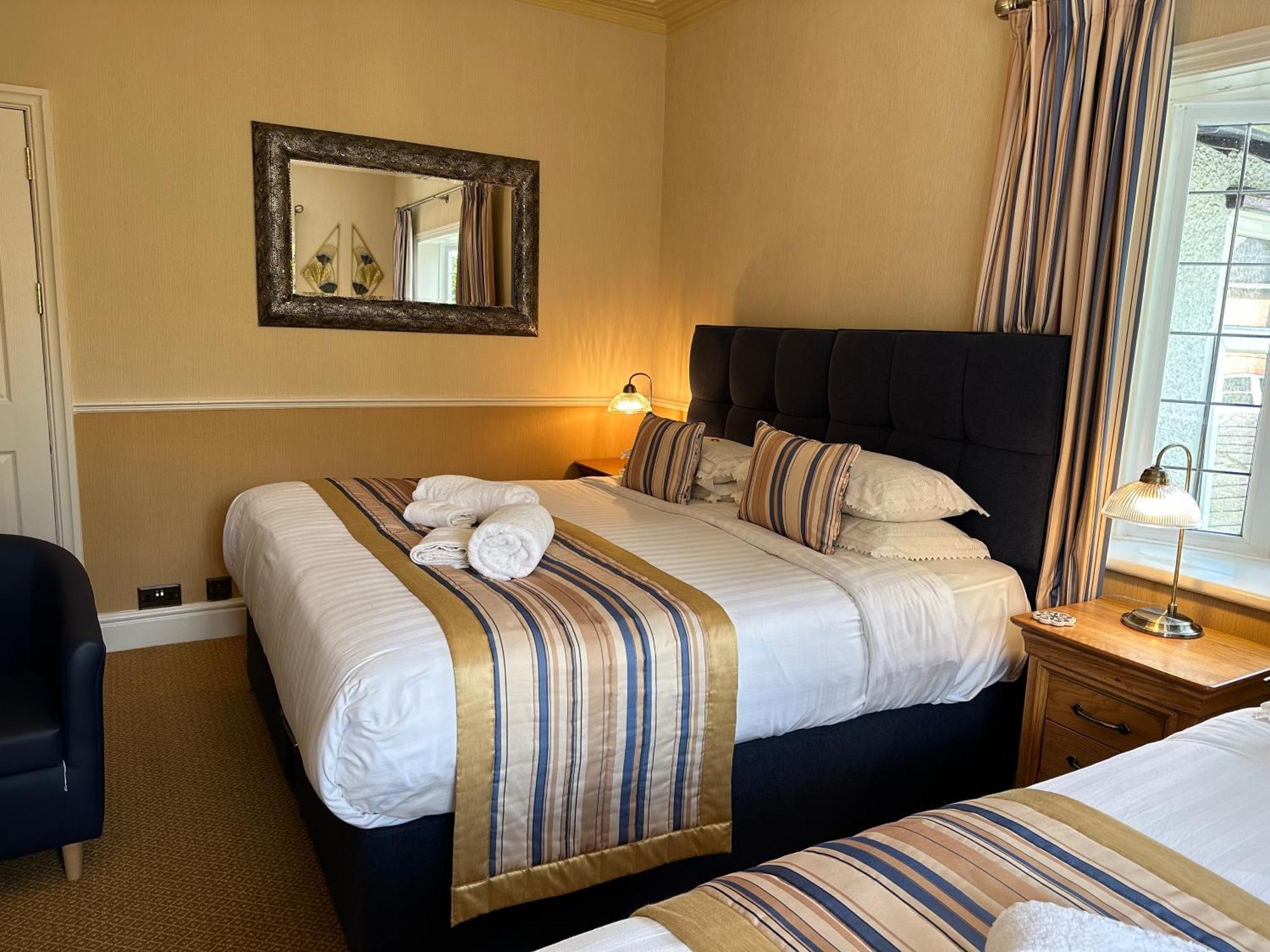 Chester House Guest House Exterior foto A bedroom at the hotel