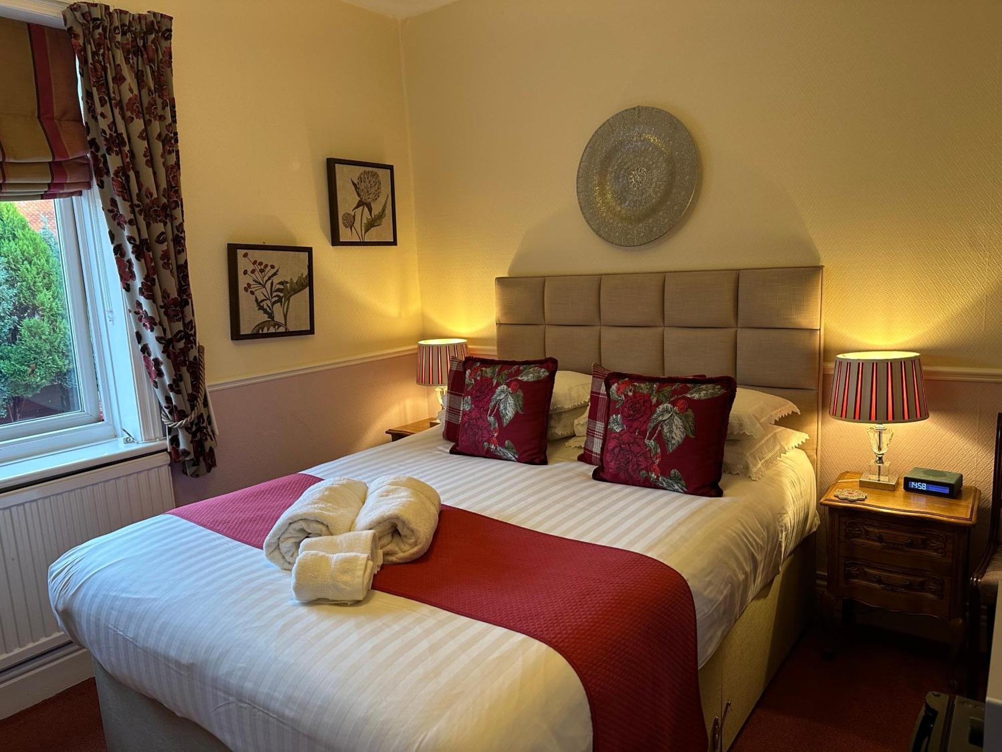 Chester House Guest House Exterior foto A bedroom at the hotel
